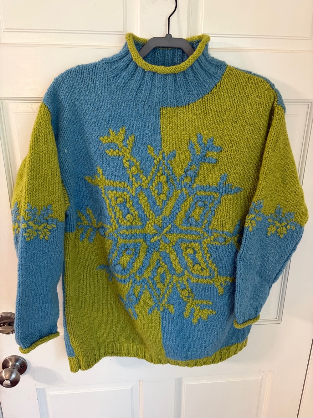 Vintage Express Tricot Blue & Lime 100% Wool Oversized Snowflake Sweater M